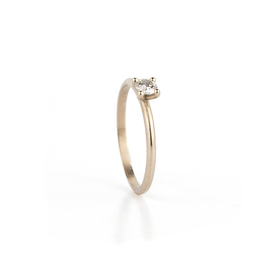 witgouden verlovingsring met diamant