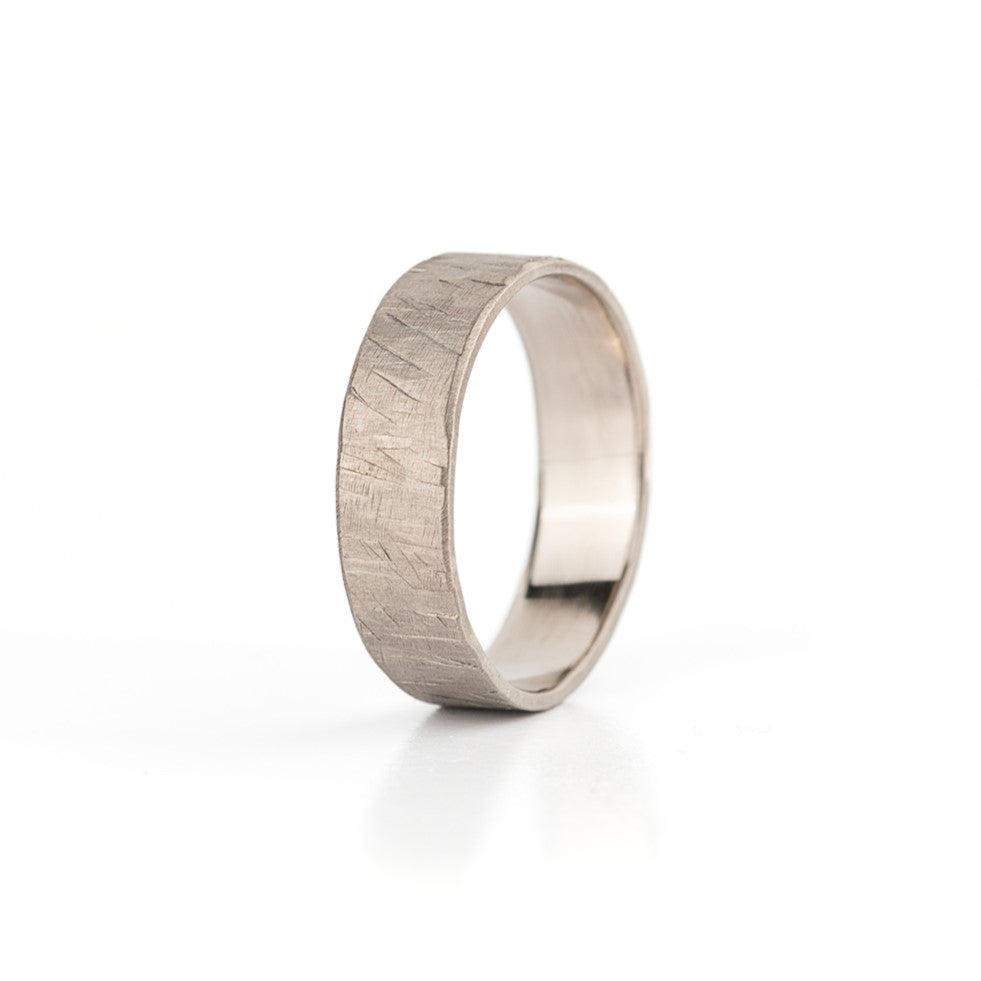 Handgemaakte trouwring Surface – design van stAen Antwerpen