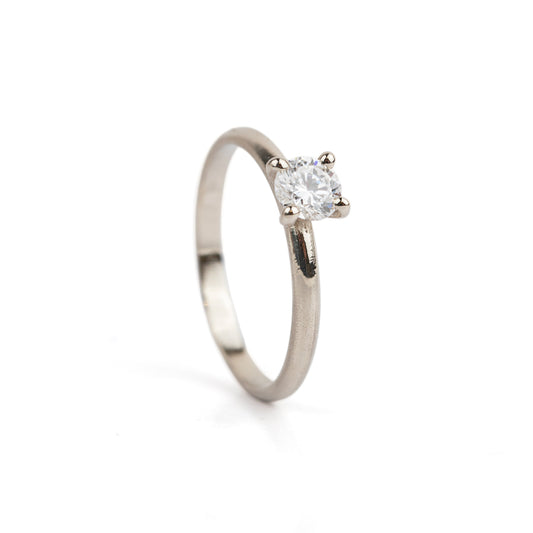 Diamant kiezen voor verlovingsring? Zo doe je dat