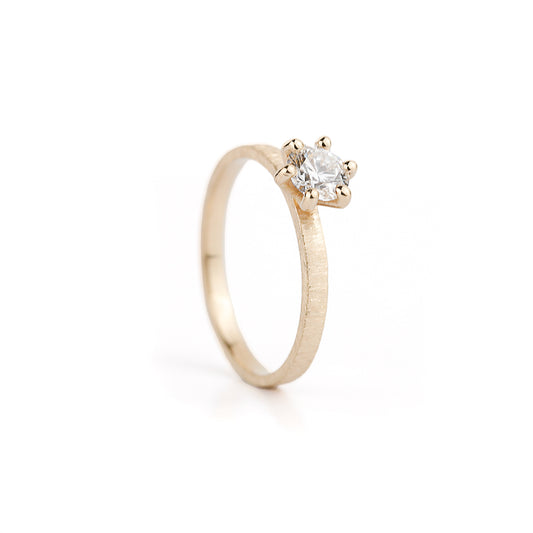 Verlovingsring in geelgoud ice matte afwerking 0,50ct