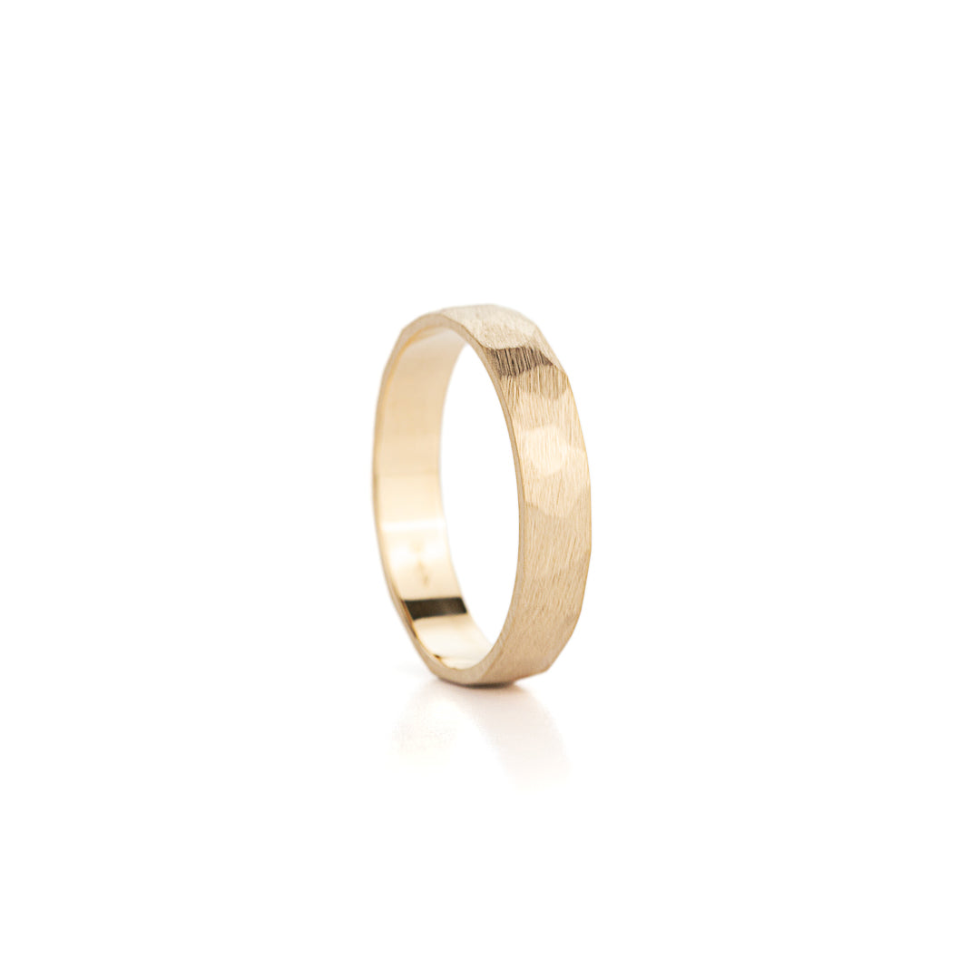 Trouwring in geelgoud, 4mm breed, Rock