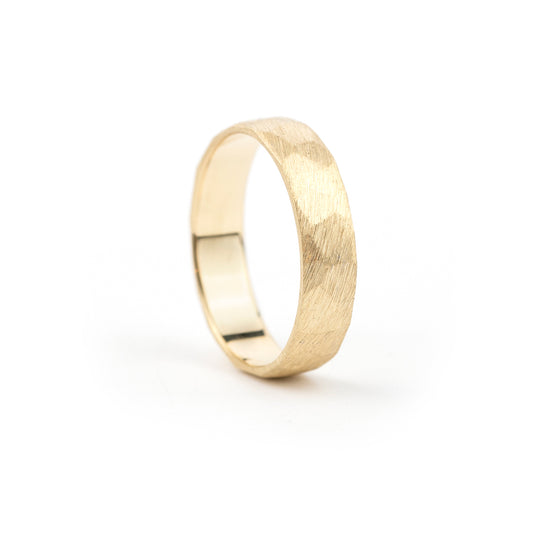 Trouwring in geelgoud, 5mm breed, Rock