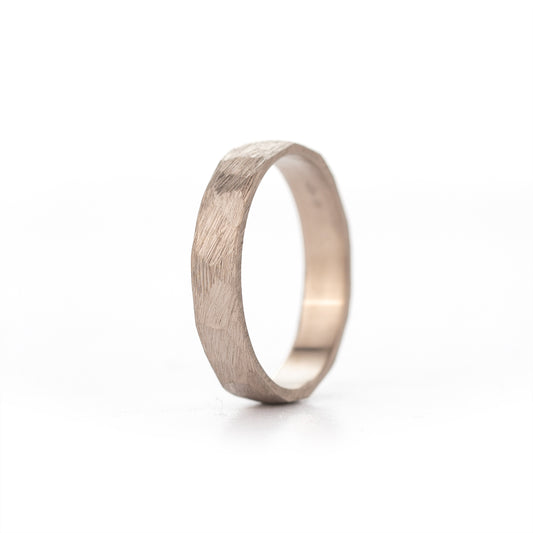 Trouwring in witgoud, Model Rock, 4mm breed